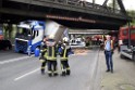 LKW blieb unter Bruecke haengen Koeln Ehrenfeld Innere Kanalstr Hornstr P210